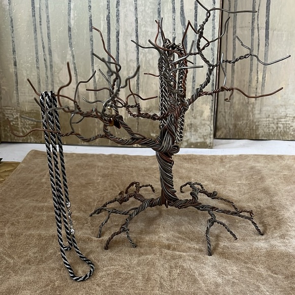 Wire Tree Jewelry display - Picture 5 of 5